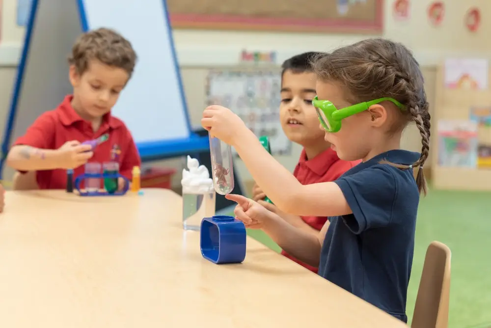 Research School International Burewala Campus Kids in Science Lab